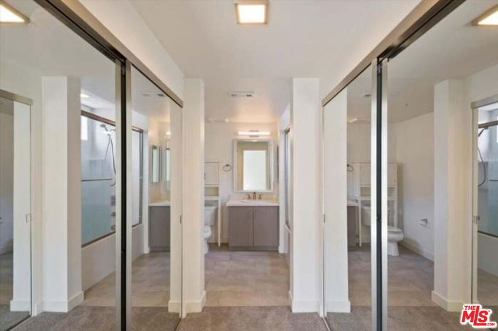 436 S Virgil Avenue 209 Property Photo 17