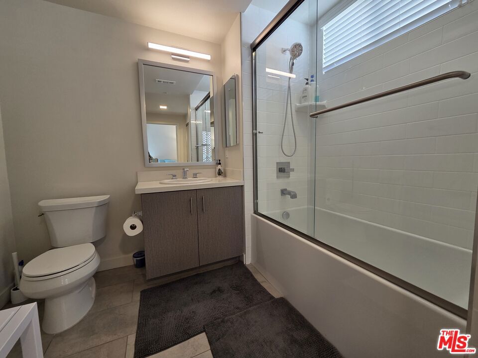 436 S Virgil Avenue 209 Property Photo 21