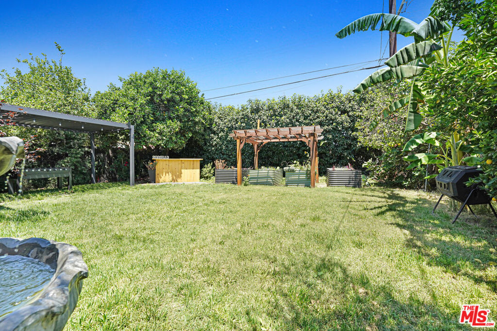 15441 Lemarsh Street Property Photo 16