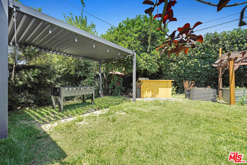 15441 Lemarsh Street Property Photo 17