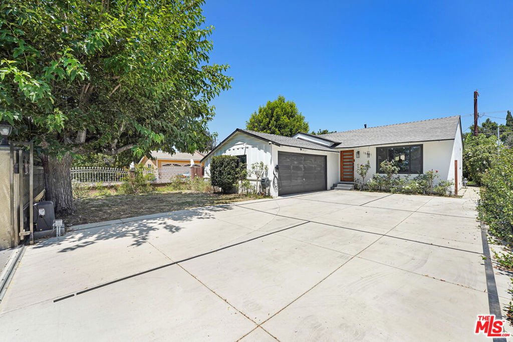 15441 Lemarsh Street Property Photo 18