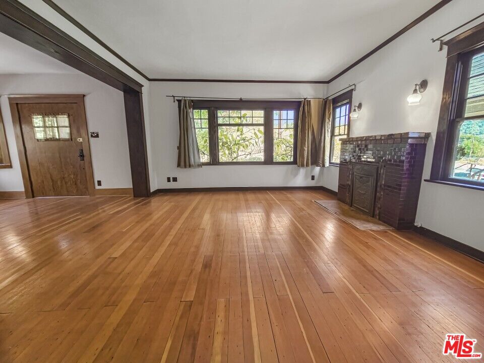 216 Mount Washington Drive Property Photo 3