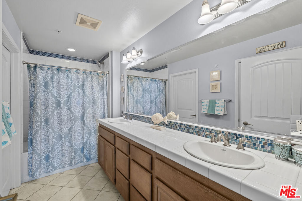 1546 Windshore Way Property Photo 36