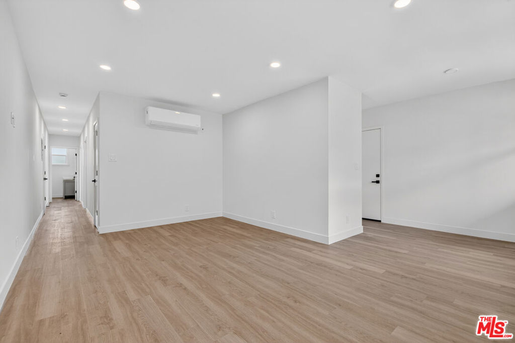 136 S Edgemont Street Property Photo 15