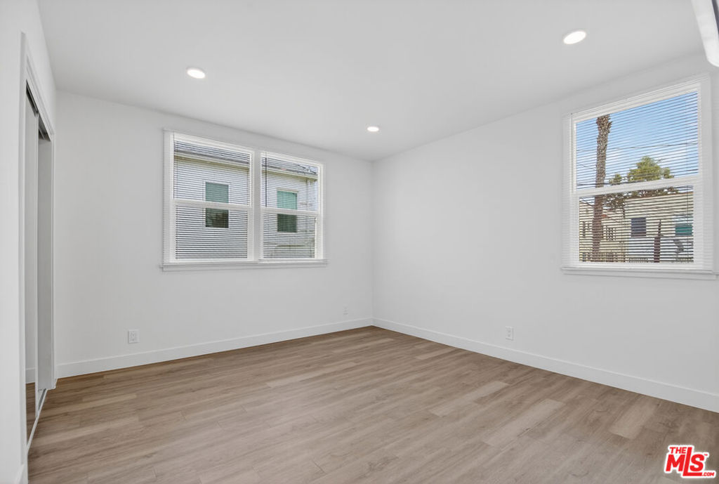 136 S Edgemont Street Property Photo 27