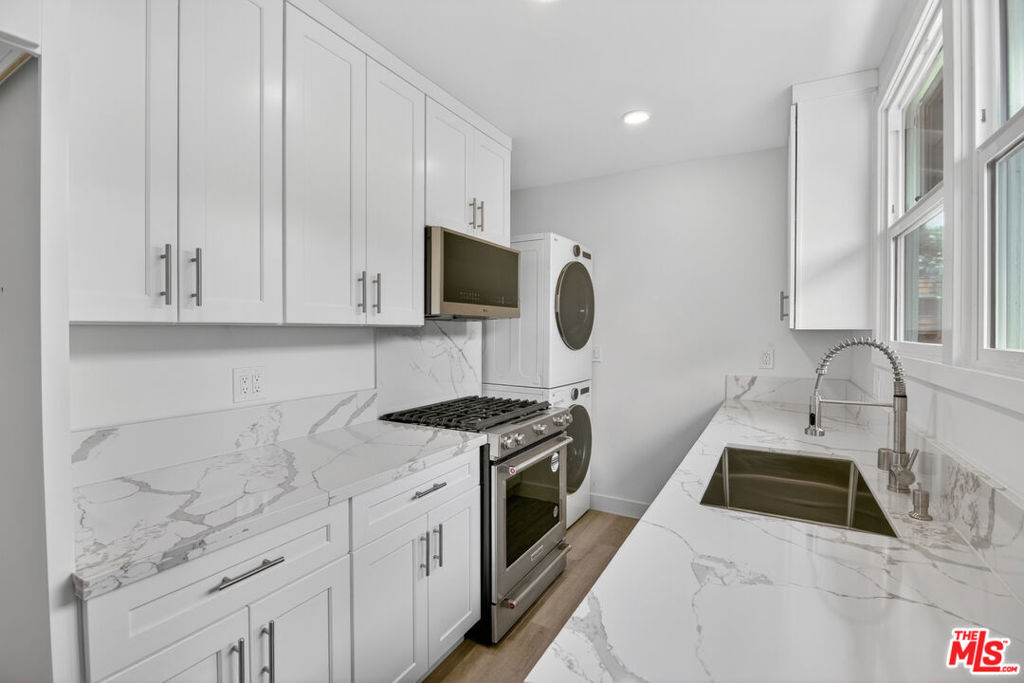 136 S Edgemont Street Property Photo 33