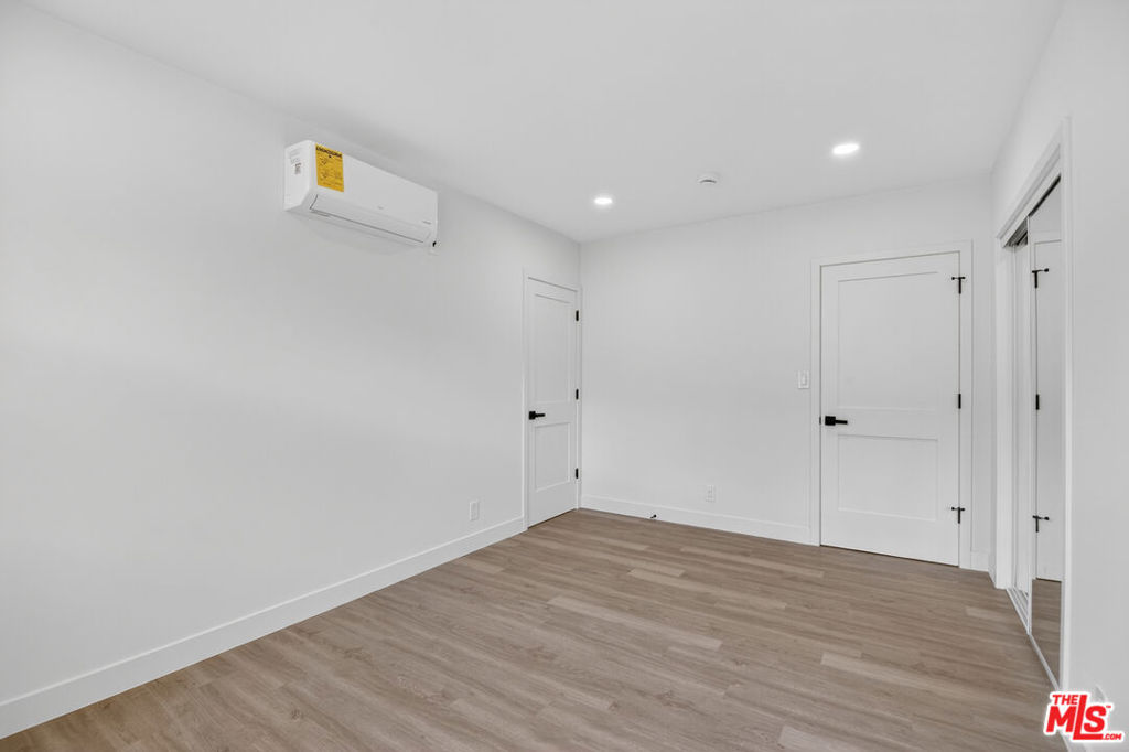 136 S Edgemont Street Property Photo 37