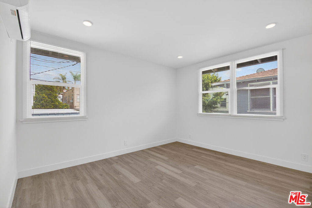 136 S Edgemont Street Property Photo 39