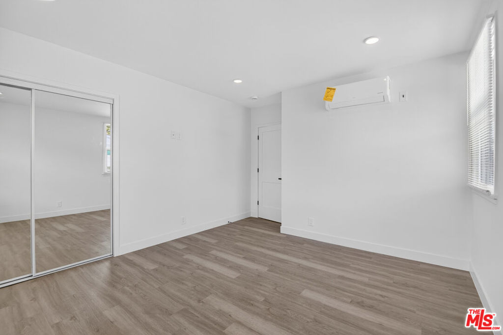 136 S Edgemont Street Property Photo 40