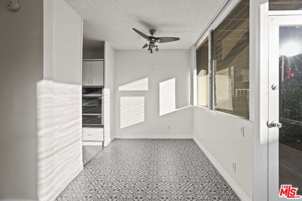 11131 Rose Avenue 11 Property Photo 2