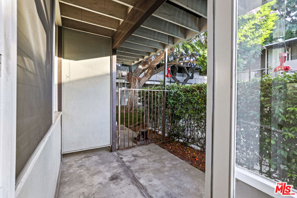 11131 Rose Avenue 11 Property Photo 11