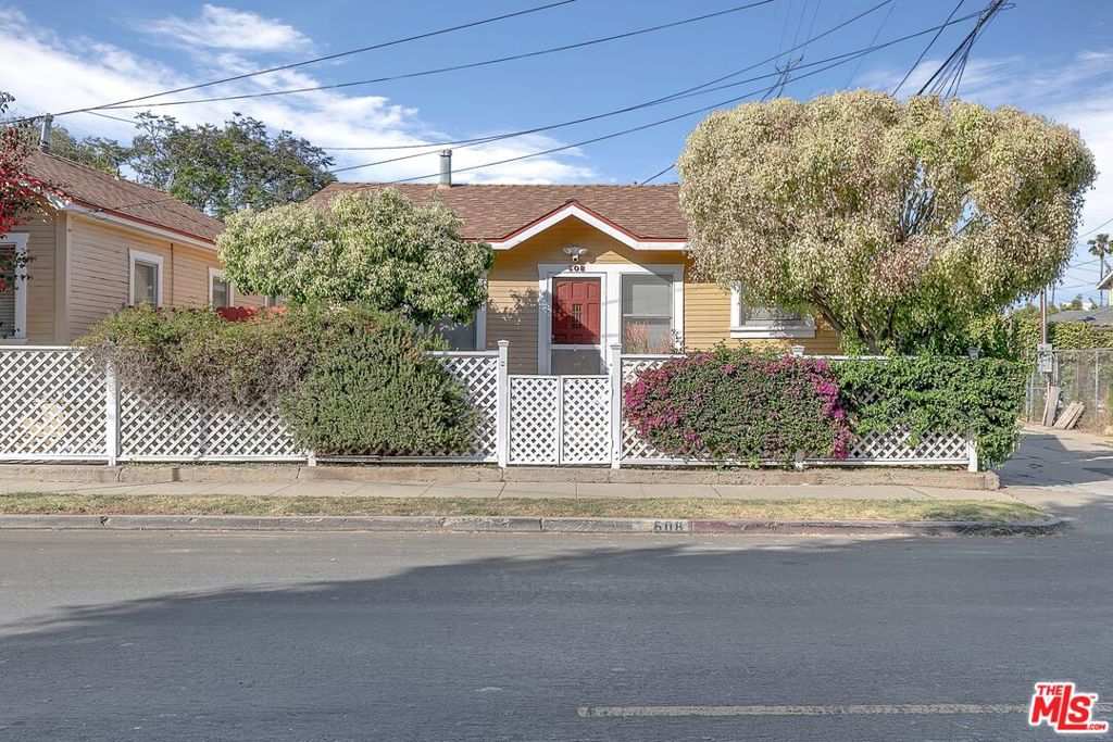 608 7th Avenue Property Photo 1