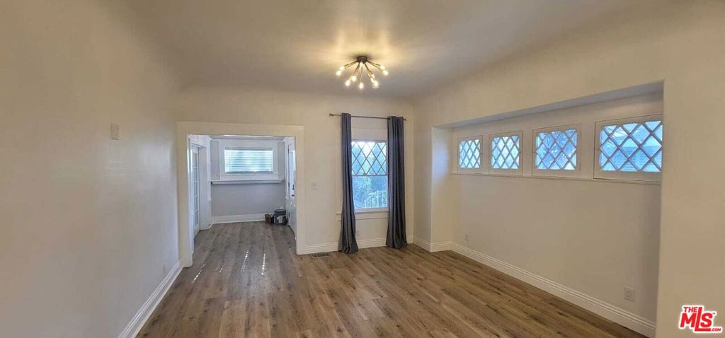 2926 Halldale Avenue Property Photo 4