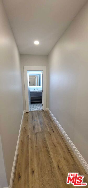2926 Halldale Avenue Property Photo 5