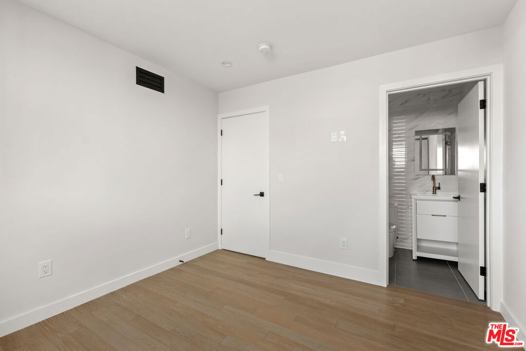 1450 S Crescent Heights Boulevard Property Photo 7