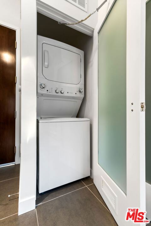 939 S Broadway 308 Property Photo 13
