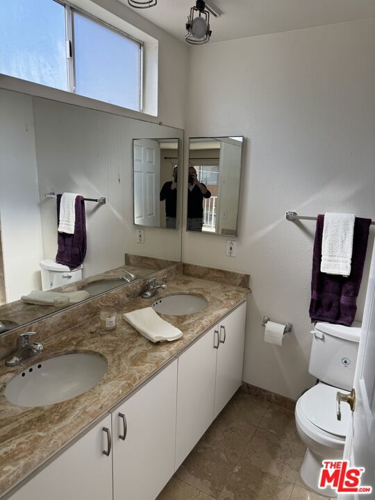 1250 S Westgate Avenue 203 Property Photo 8