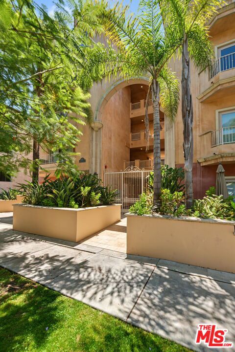 1511 Camden Avenue 103 Property Photo 3