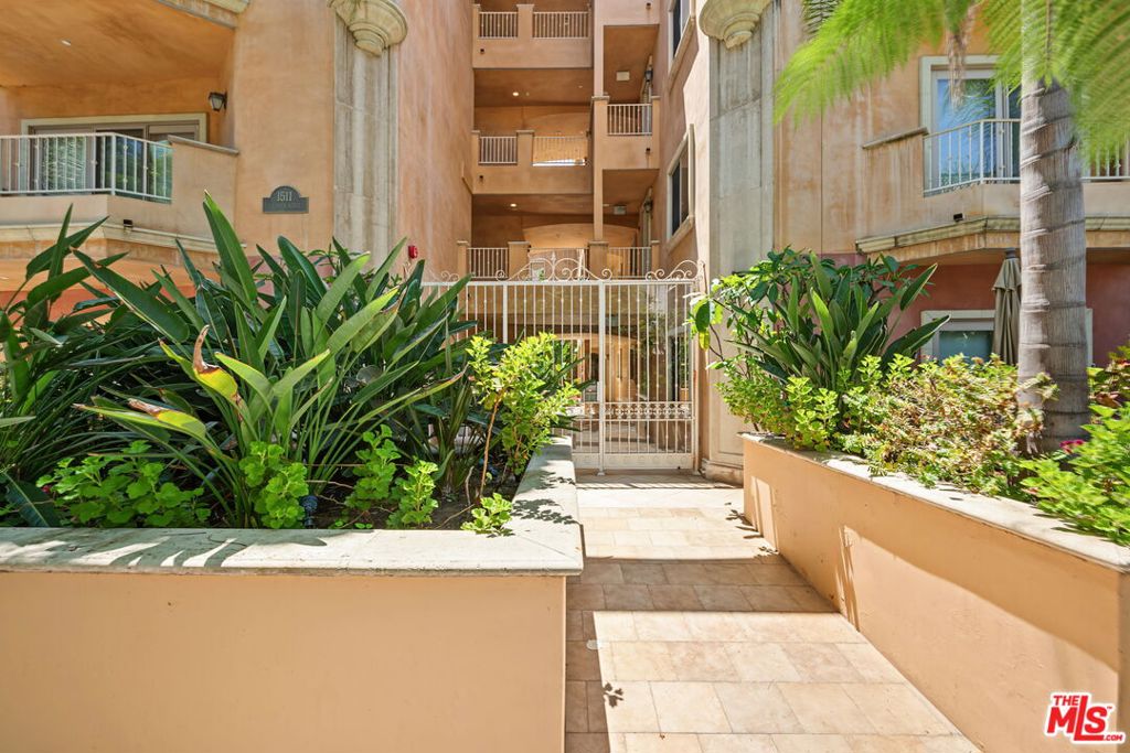 1511 Camden Avenue 103 Property Photo 4