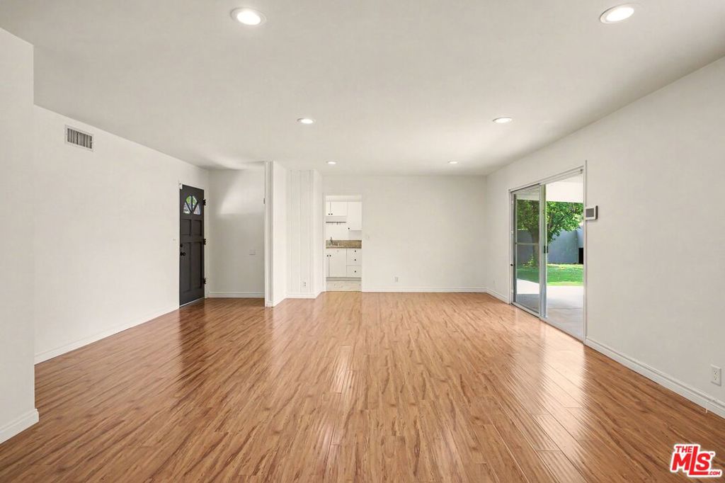 22932 Covello Street Property Photo 10