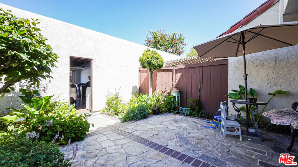 4557 Toledo Way Property Photo 11
