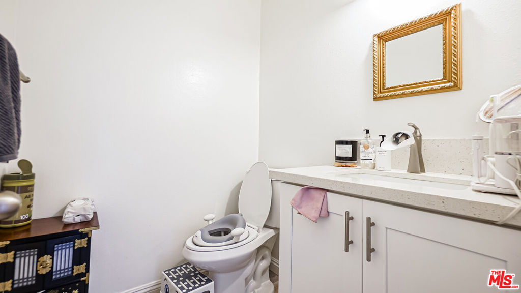 4557 Toledo Way Property Photo 12