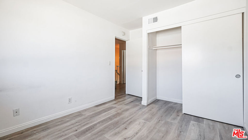 4557 Toledo Way Property Photo 13