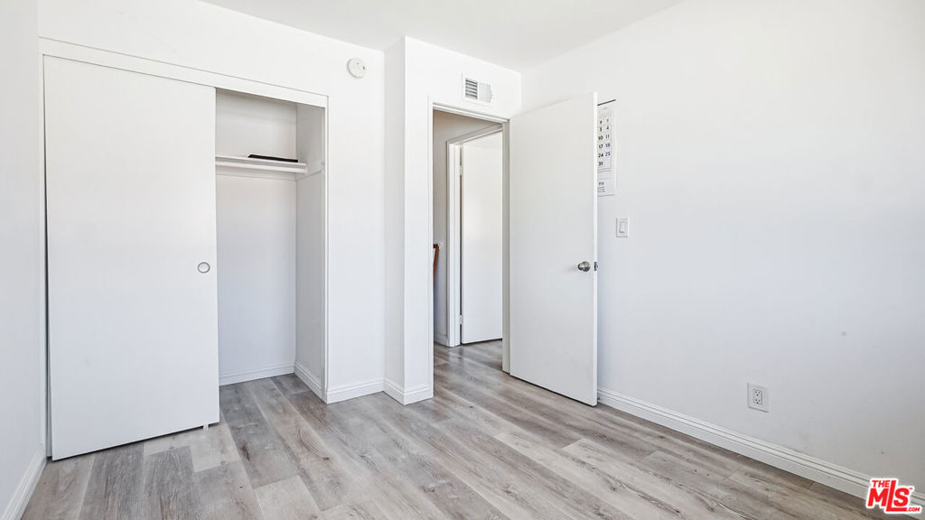 4557 Toledo Way Property Photo 14