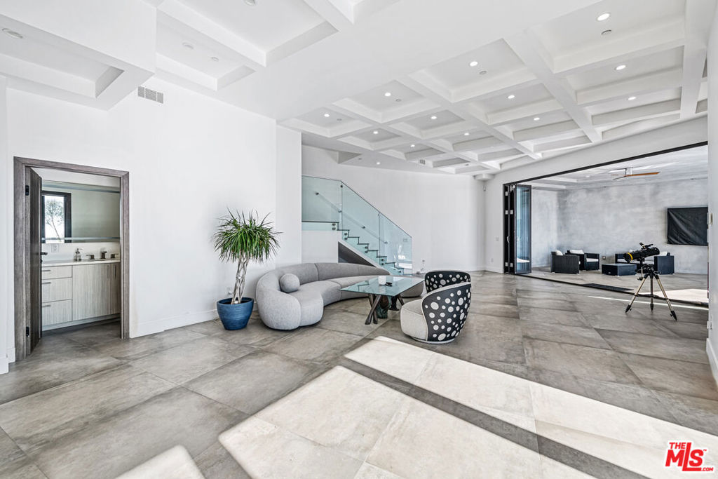 6181 Temple Hill Drive Property Photo 13