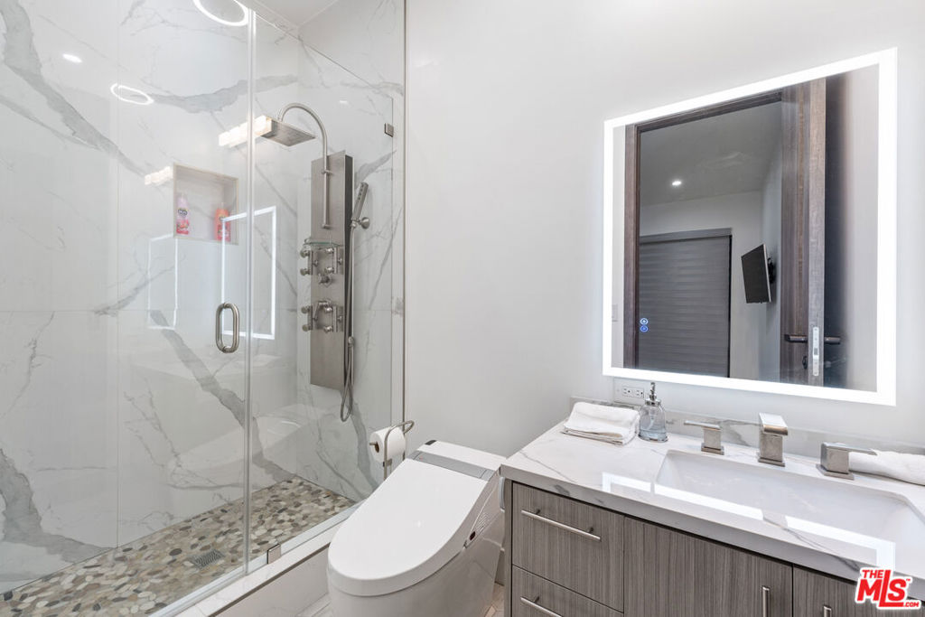 6181 Temple Hill Drive Property Photo 37