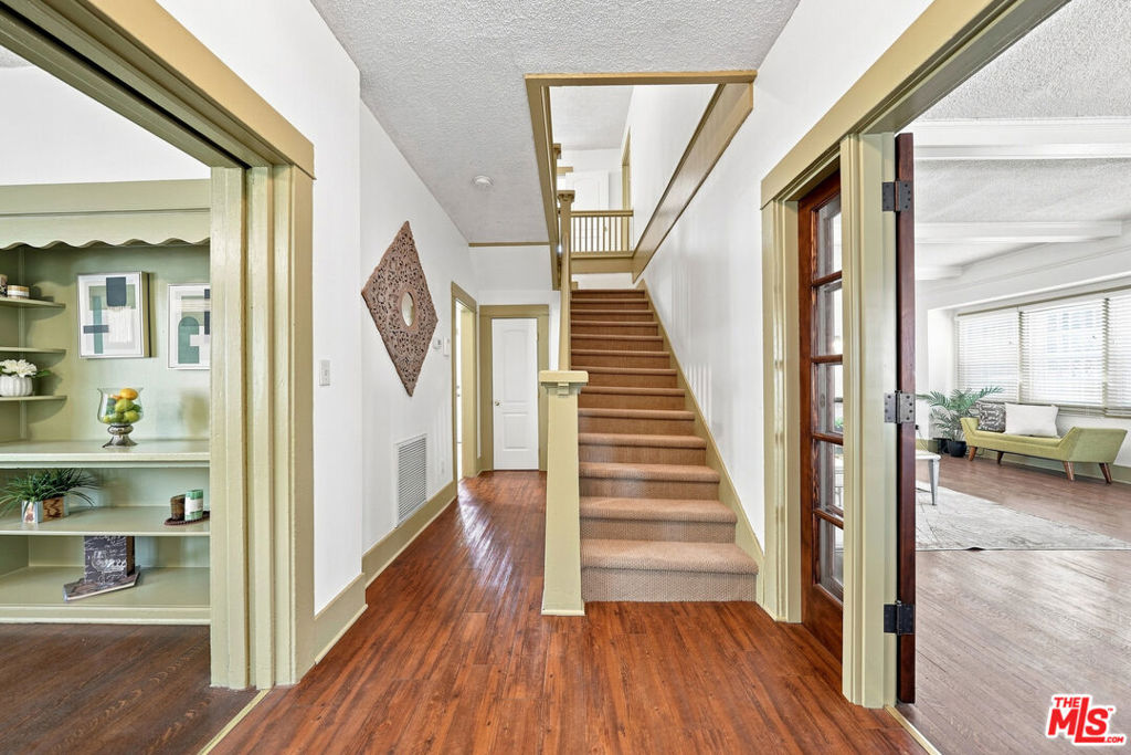 1726 6th Avenue Property Photo 3