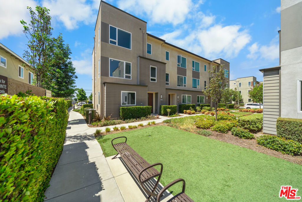 10712 Parrot Avenue Property Photo 1
