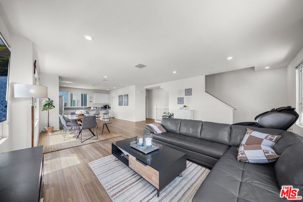10712 Parrot Avenue Property Photo 19