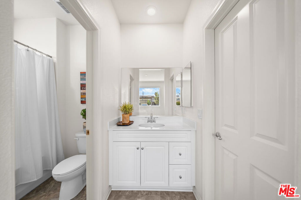10712 Parrot Avenue Property Photo 32