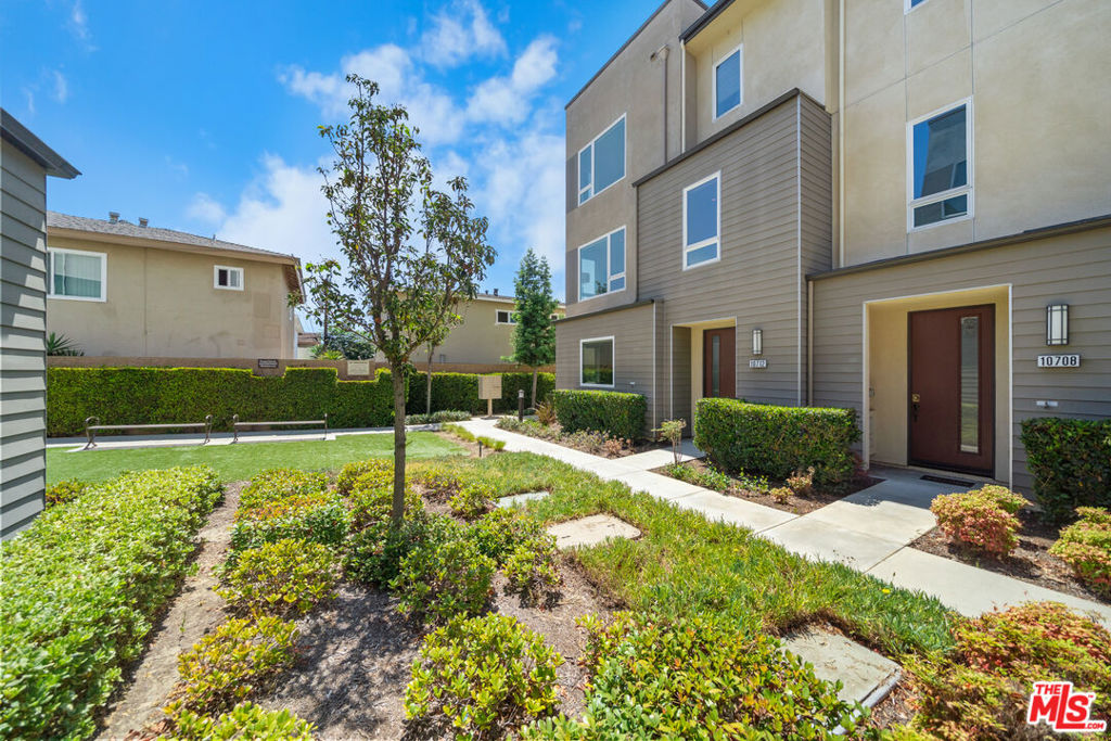 10712 Parrot Avenue Property Photo 38