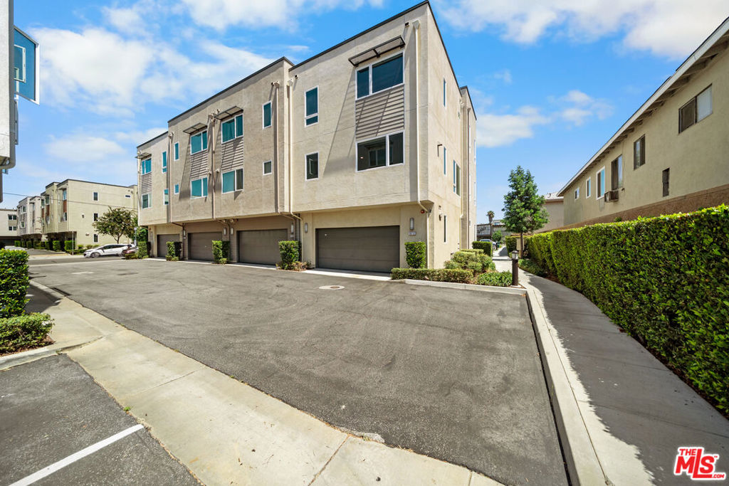 10712 Parrot Avenue Property Photo 41