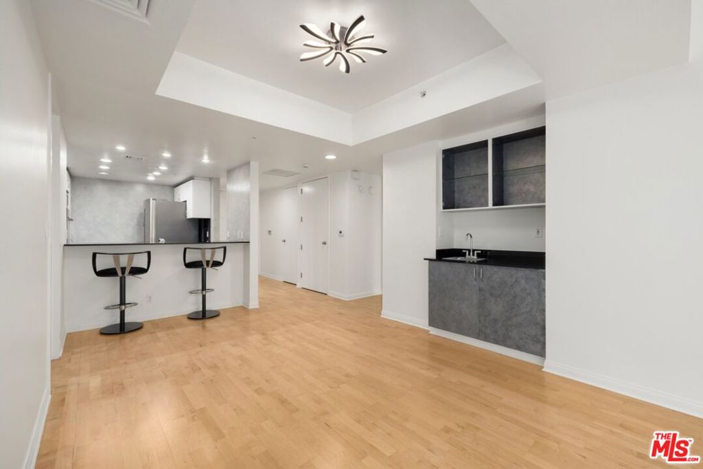 10520 Wilshire Boulevard 305 Property Photo 5