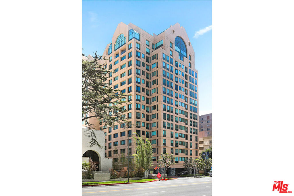 10520 Wilshire Boulevard 305 Property Photo 14