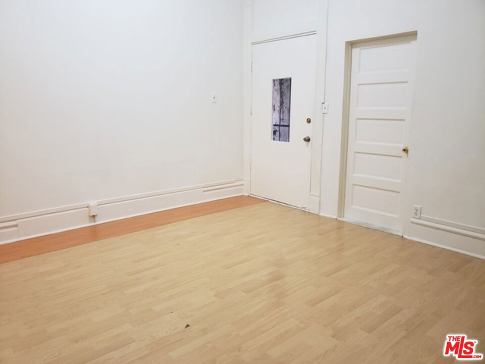 826 S Park View Street 1 Property Photo 2