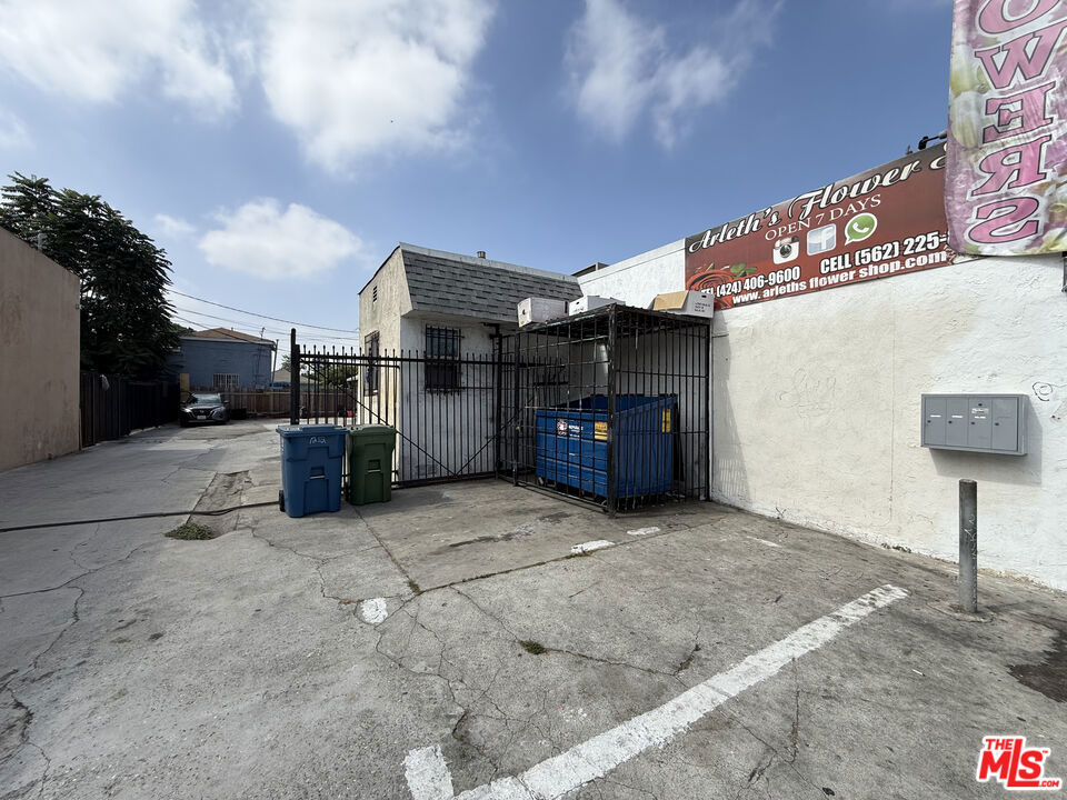 1212 E Rosecrans Avenue Property Photo 2