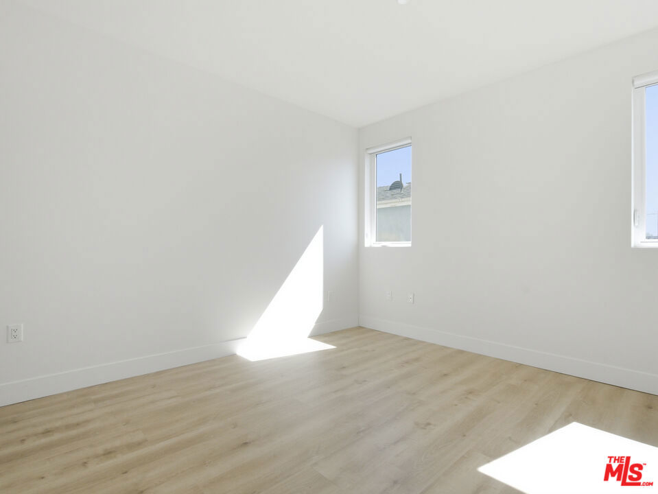 5657 Virginia Avenue 302 Property Photo 12