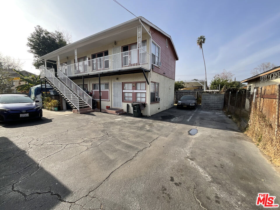 849 N Garfield Avenue Property Photo 3