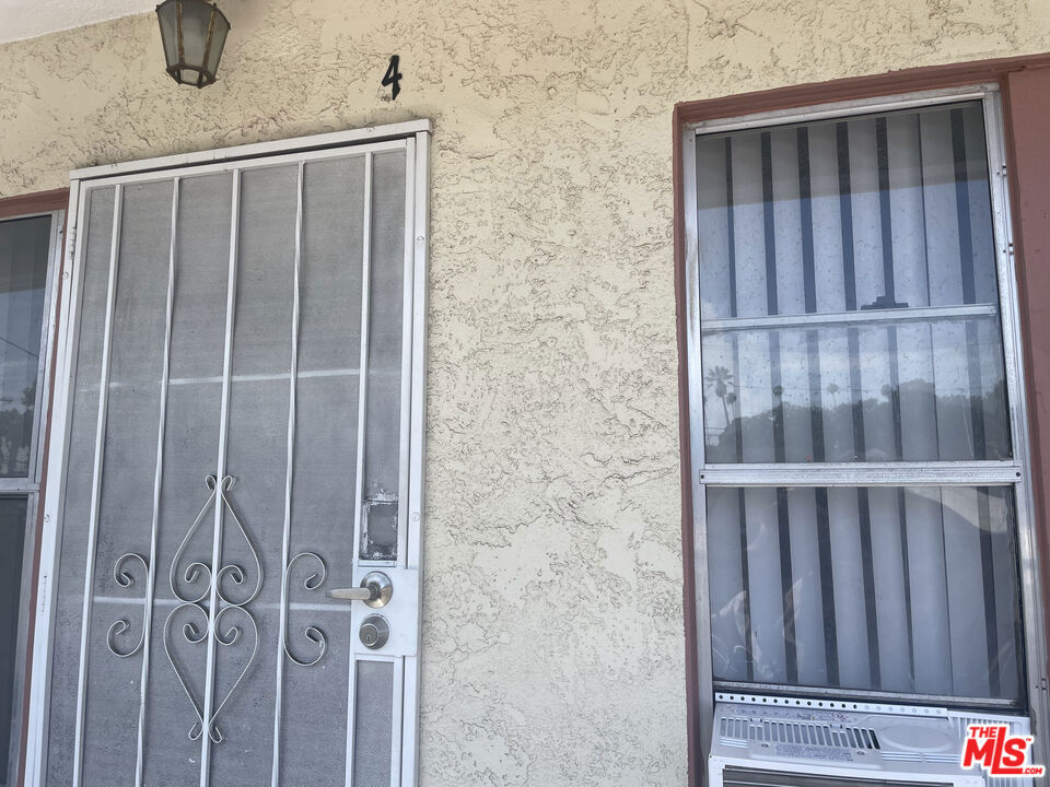 849 N Garfield Avenue Property Photo 5