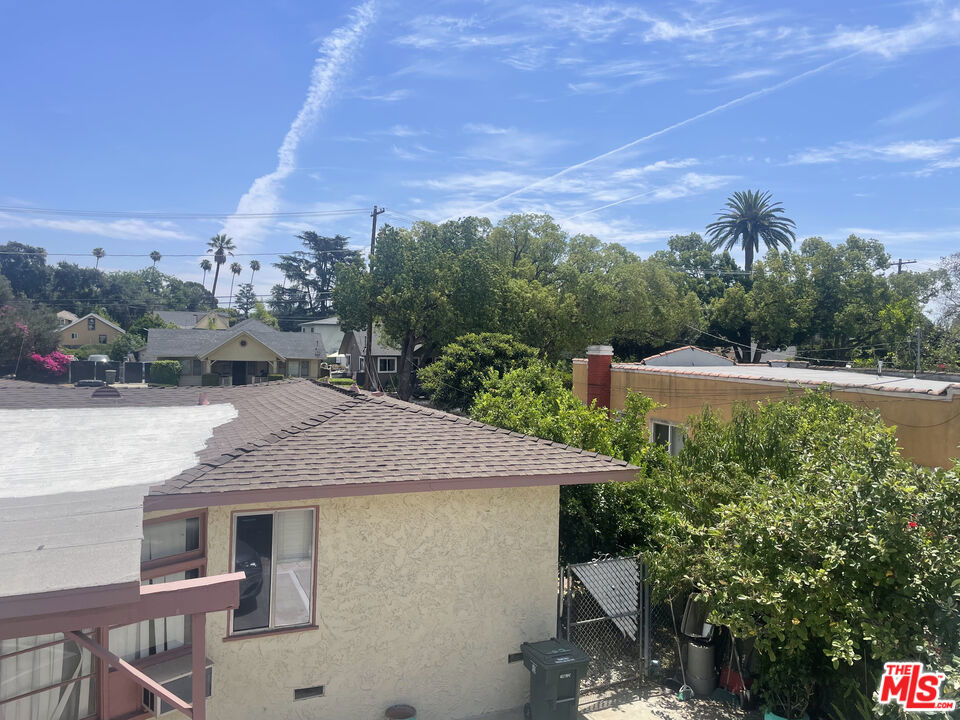 849 N Garfield Avenue Property Photo 8