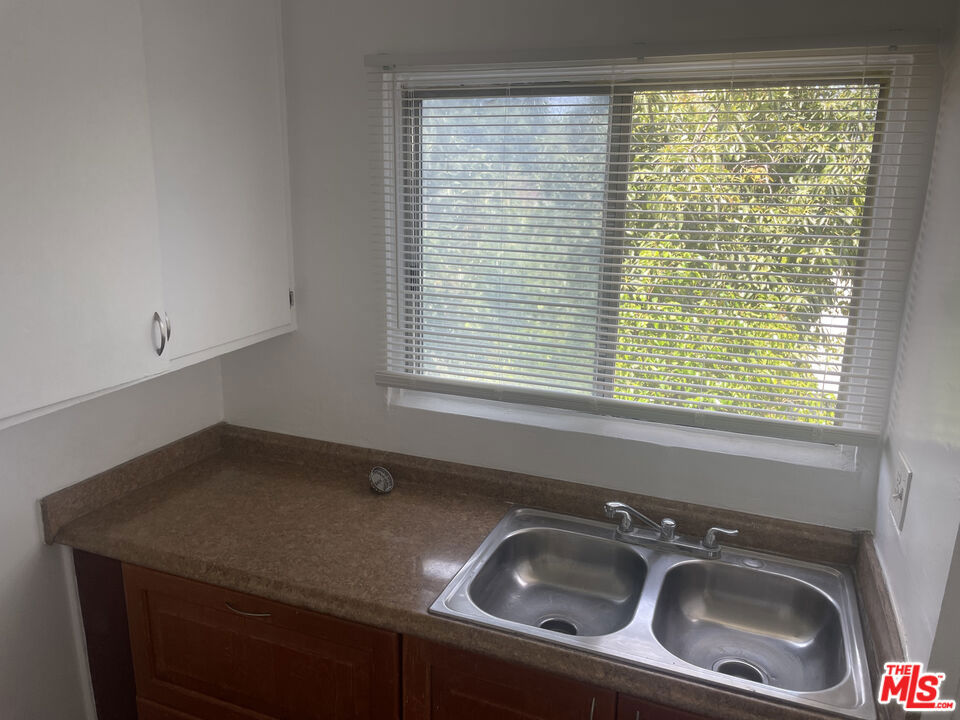 849 N Garfield Avenue Property Photo 19