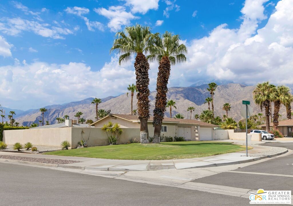 1181 E Estio Circle Property Photo 1