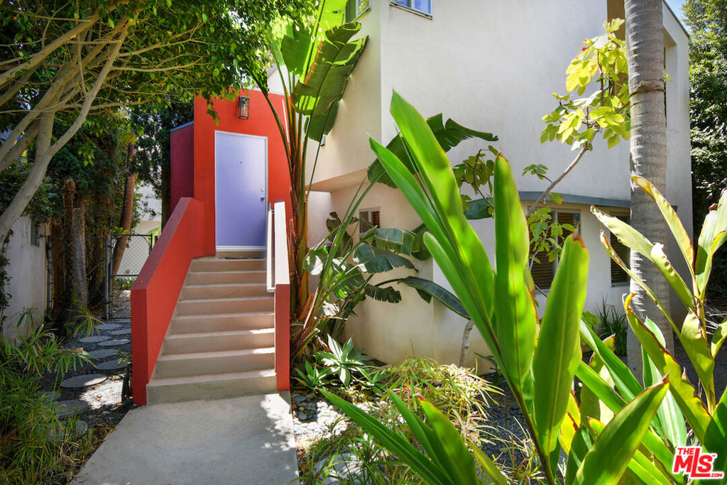 656 Angelus Place Property Photo 1