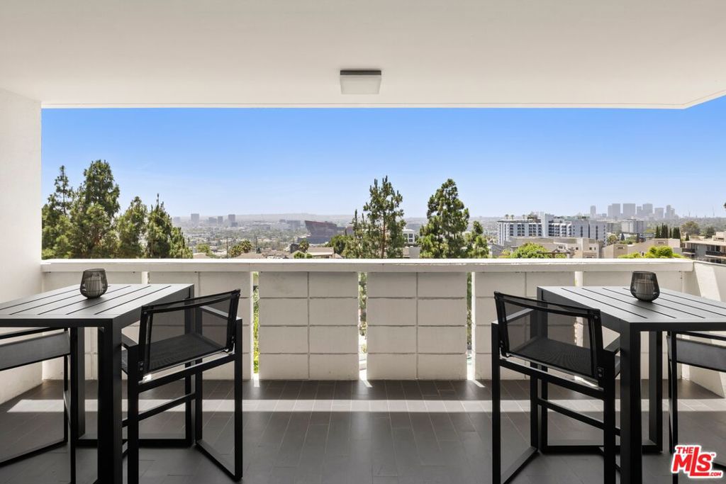 8787 Shoreham Drive 309 Property Photo 2