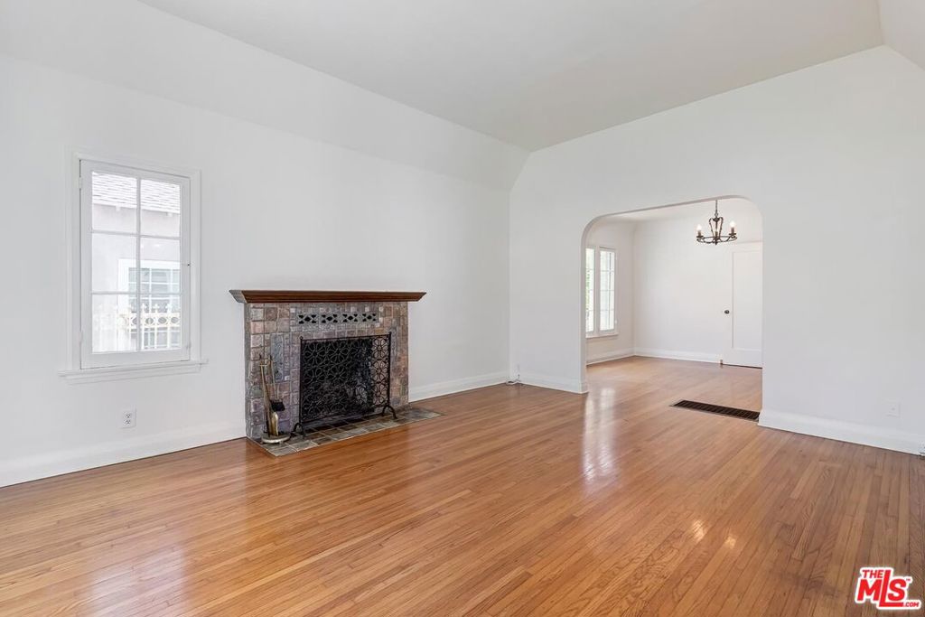 10626 Ohio Avenue Property Photo 4