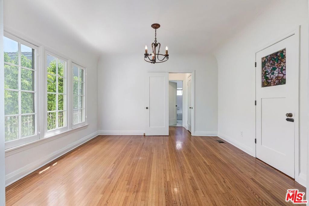 10626 Ohio Avenue Property Photo 6